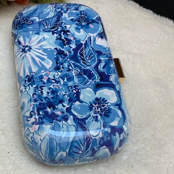 Lilly Pulitzer Hard Case Clutch With Metal Strap